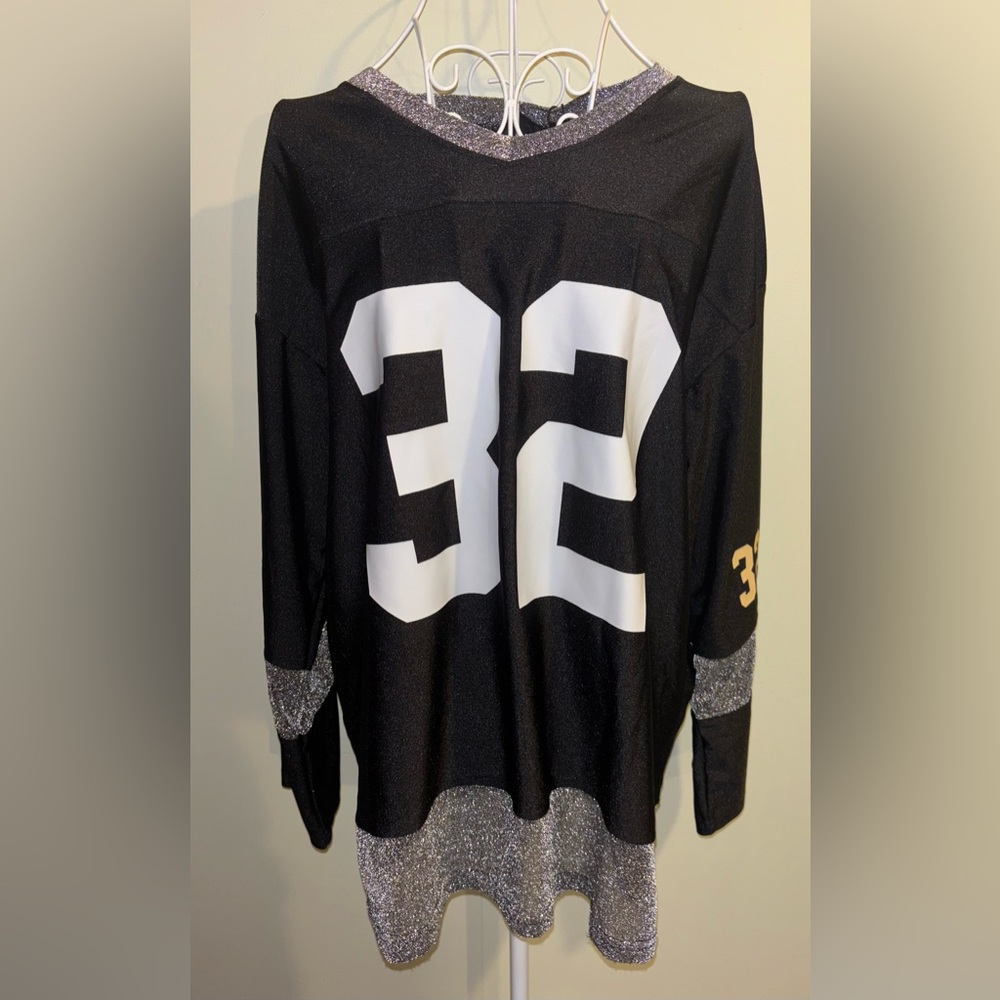 Pretty Damage Partygirl Top Size Small